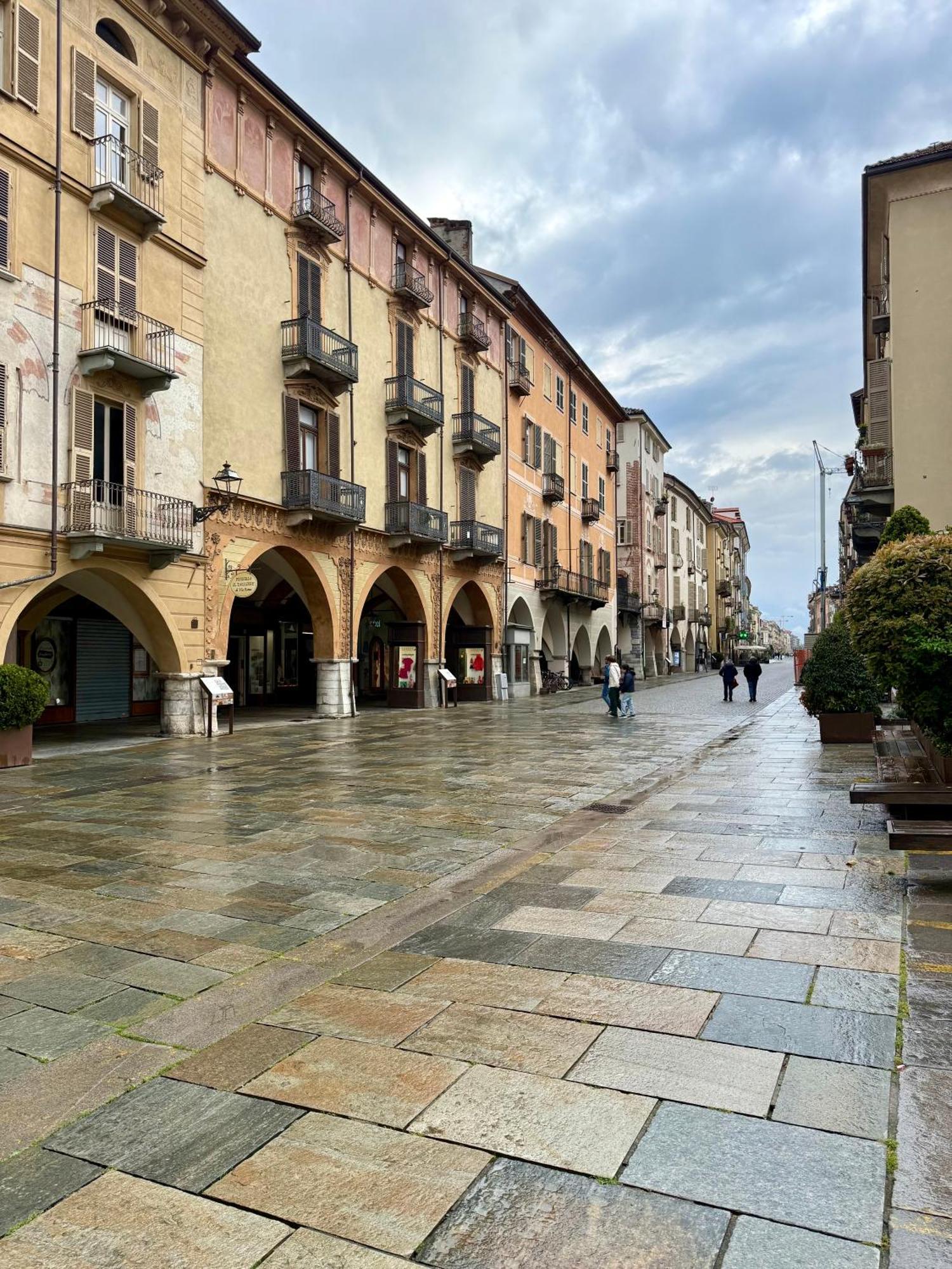 Apartament La Loggia Dei Conti Cuneo Zewnętrze zdjęcie